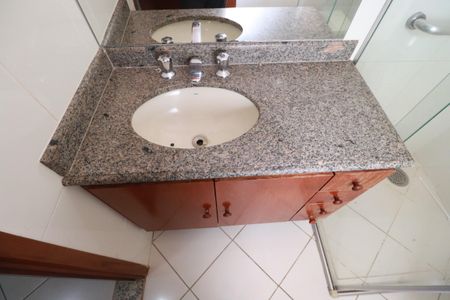 Apartamento para alugar com 100m², 3 quartos e 1 vagaBanheiro suite 