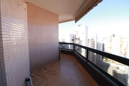 Apartamento para alugar com 100m², 3 quartos e 1 vagaVaranda 