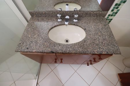 Apartamento para alugar com 100m², 3 quartos e 1 vagaBanheiro 