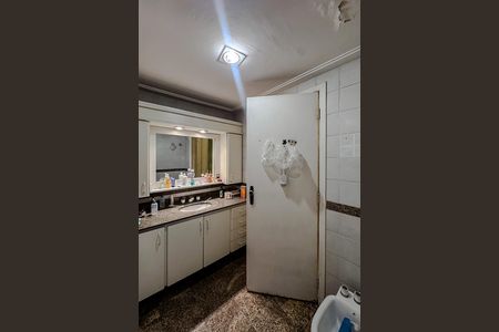 Apartamento à venda com 211m², 3 quartos e 3 vagasBanheiro