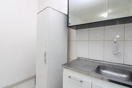 pia cozinha de casa de condomínio para alugar com 1 quarto, 30m² em Jardim Verônia, São Paulo