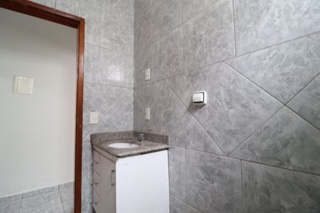 Casa para alugar com 70m², 2 quartos e 5 vagasBanheiro Social