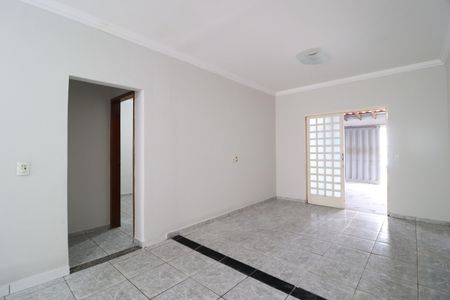 Casa para alugar com 2 quartos, 70m² em Jardim Europa, Uberlândia