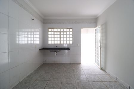 Casa para alugar com 70m², 2 quartos e 5 vagasCozinha