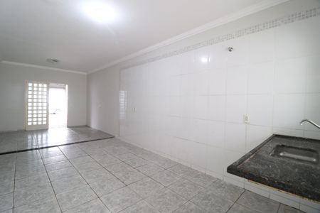 Cozinha de casa para alugar com 2 quartos, 70m² em Jardim Europa, Uberlândia