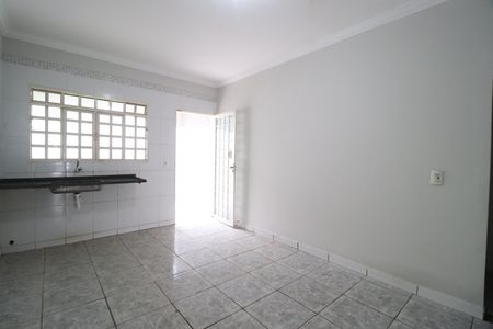 Casa para alugar com 70m², 2 quartos e 5 vagasCozinha