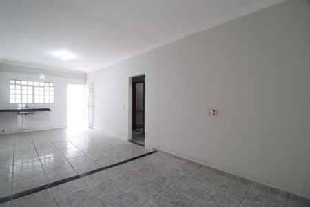 Sala de casa para alugar com 2 quartos, 70m² em Jardim Europa, Uberlândia
