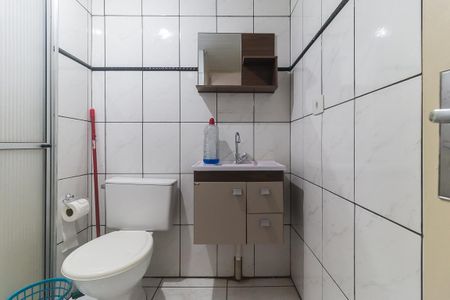 Banheiro de apartamento para alugar com 2 quartos, 50m² em Jardim Debora, Poá