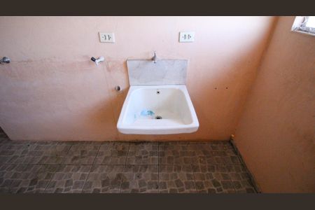 Área de Serviço de casa para alugar com 1 quarto, 250m² em São Rafael, São Paulo