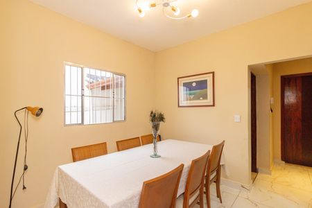 Casa à venda com 400m², 3 quartos e 8 vagas Casa à venda com 400m², 3 quartos e 8 vagasCopa