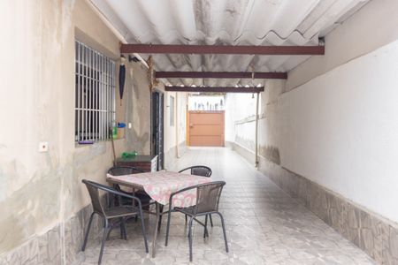 Casa à venda com 400m², 3 quartos e 8 vagas Casa à venda com 400m², 3 quartos e 8 vagasQuintal