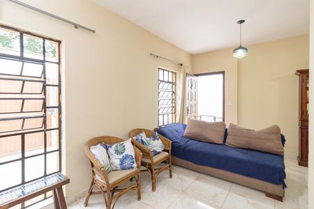 Casa à venda com 400m², 3 quartos e 8 vagas Casa à venda com 400m², 3 quartos e 8 vagasSala