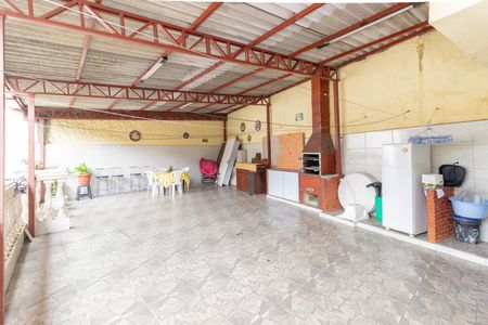 Casa à venda com 400m², 3 quartos e 8 vagas Casa à venda com 400m², 3 quartos e 8 vagasQuintal