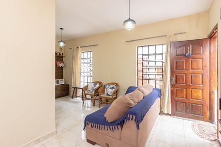 Casa à venda com 3 quartos, 400m² em Parque Pan Americano, São Paulo