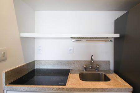 Cozinha de apartamento para alugar com 1 quarto, 62m² em Itaim Bibi, São Paulo