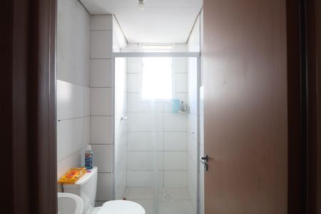 Banheiro de apartamento à venda com 2 quartos, 47m² em Olaria, Canoas