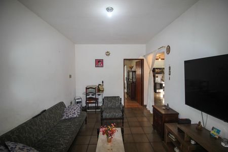 Casa para alugar com 800m², 3 quartos e 4 vagas