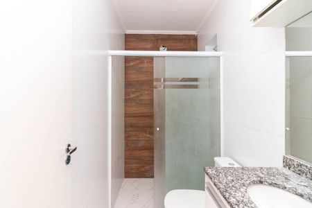 Banheiro de apartamento para alugar com 2 quartos, 43m² em Vila Amalia (zona Norte), São Paulo