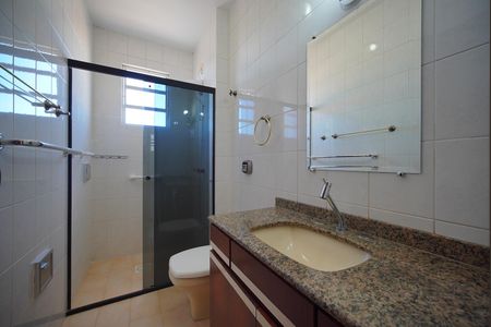 Banheiro da Suíte de apartamento para alugar com 3 quartos, 123m² em Canto, Florianópolis