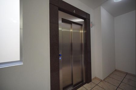 Elevador de apartamento para alugar com 3 quartos, 123m² em Canto, Florianópolis