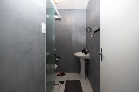 Banheiro Social de apartamento para alugar com 1 quarto, 53m² em Perdizes, São Paulo