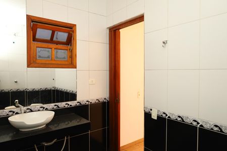 Banheiro - Suíte de casa para alugar com 3 quartos, 132m² em Jardim das Oliveiras, São Paulo