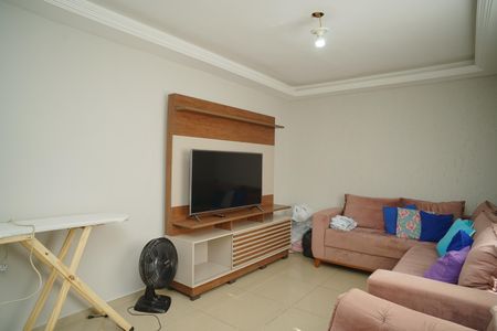 Casa para alugar com 240m², 3 quartos e 1 vaga Casa para alugar com 240m², 3 quartos e 1 vagaSala