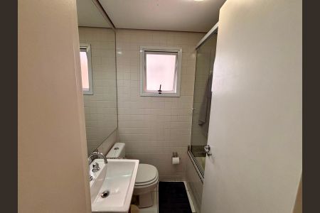 Apartamento à venda com 71m², 2 quartos e 2 vagas Apartamento à venda com 71m², 2 quartos e 2 vagasBanheiro social