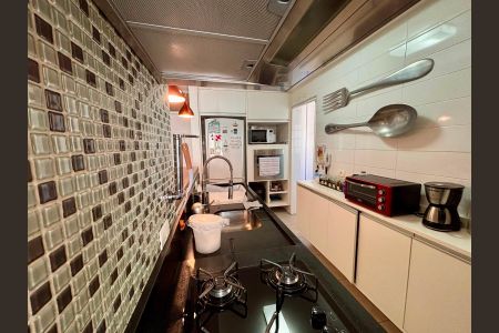 Apartamento à venda com 71m², 2 quartos e 2 vagas Apartamento à venda com 71m², 2 quartos e 2 vagasCozinha