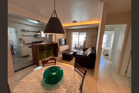 Apartamento à venda com 71m², 2 quartos e 2 vagas Apartamento à venda com 71m², 2 quartos e 2 vagasSala