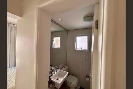 Apartamento à venda com 71m², 2 quartos e 2 vagas Apartamento à venda com 71m², 2 quartos e 2 vagasBanheiro social