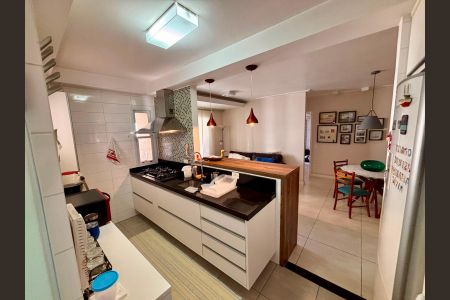 Apartamento à venda com 71m², 2 quartos e 2 vagas Apartamento à venda com 71m², 2 quartos e 2 vagasCozinha