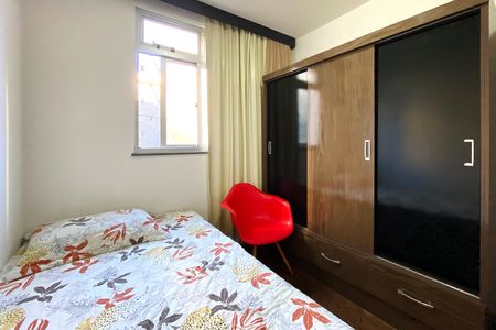 Quarto 1 de apartamento à venda com 3 quartos, 57m² em Sagrada Família, Belo Horizonte