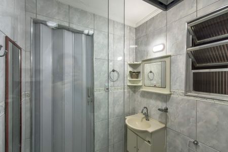 Banheiro  de apartamento para alugar com 1 quarto, 49m² em Guilhermina, Praia Grande
