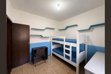 Casa à venda com 360m², 3 quartos e 2 vagas Casa à venda com 360m², 3 quartos e 2 vagasQuarto