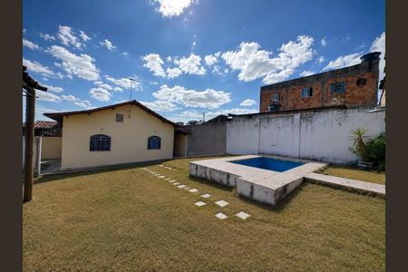 Quintal de casa à venda com 3 quartos, 360m² em São Joaquim, Contagem