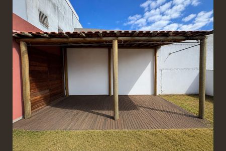Garagem de casa à venda com 3 quartos, 360m² em São Joaquim, Contagem