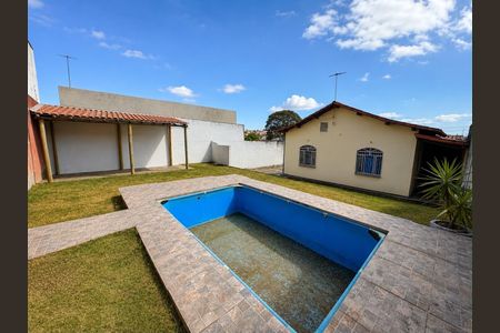 Casa à venda com 360m², 3 quartos e 2 vagas Casa à venda com 360m², 3 quartos e 2 vagasLazer
