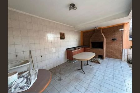 Casa à venda com 3 quartos, 250m² em Jardim Santa Mena, Guarulhos