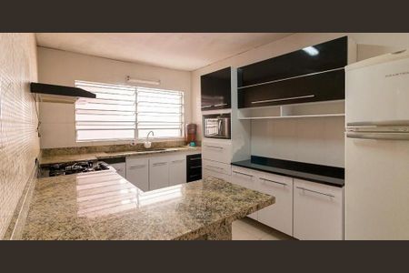 Casa à venda com 3 quartos, 185m² em Jardim Santa Mena, Guarulhos