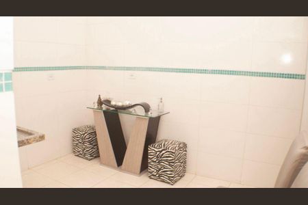 Casa à venda com 2 quartos, 250m² em Jardim Itapemirim, São Paulo