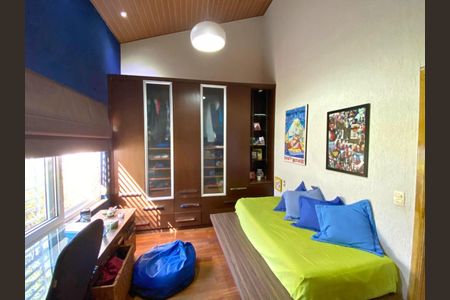 Suite 3 de casa à venda com 3 quartos, 1000m² em Portal dos Gramados, Guarulhos