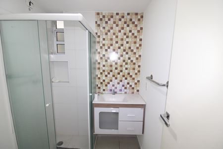 Apartamento para alugar com 65m², 2 quartos e sem vagaBanheiro