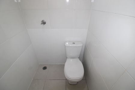 Apartamento para alugar com 65m², 2 quartos e sem vagaÁrea de Serviço - Banheiro