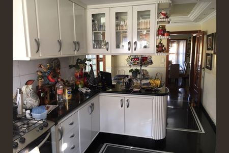 Casa à venda com 3 quartos, 450m² em Jardim Maia, Guarulhos