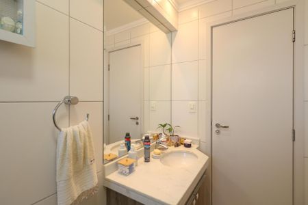 Apartamento à venda com 62m², 2 quartos e 3 vagas Apartamento à venda com 62m², 2 quartos e 3 vagasBanheiro