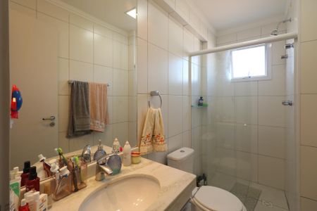 Apartamento à venda com 62m², 2 quartos e 3 vagas Apartamento à venda com 62m², 2 quartos e 3 vagasBanheiro da Suíte