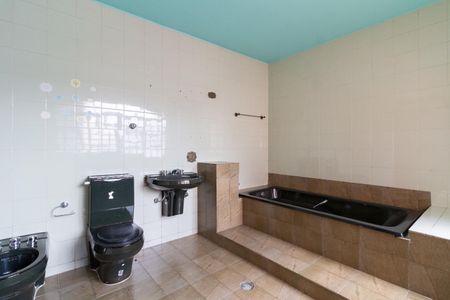 Casa para alugar com 251m², 3 quartos e 3 vagasBanheiro 1