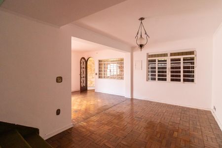 Casa para alugar com 251m², 3 quartos e 3 vagasSala