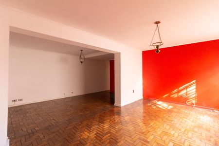 Casa para alugar com 251m², 3 quartos e 3 vagasSala